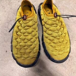 Nike Wmns Flyknit Haven 'Bronzine'